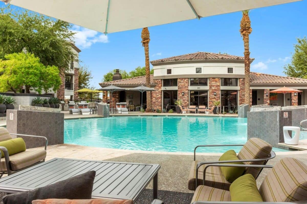 Cozysuites Glendale By The Stadium With Pool 02 المظهر الخارجي الصورة